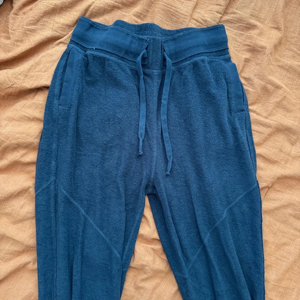 Free People Movement Radiant Jogger Size Small Navy Blue